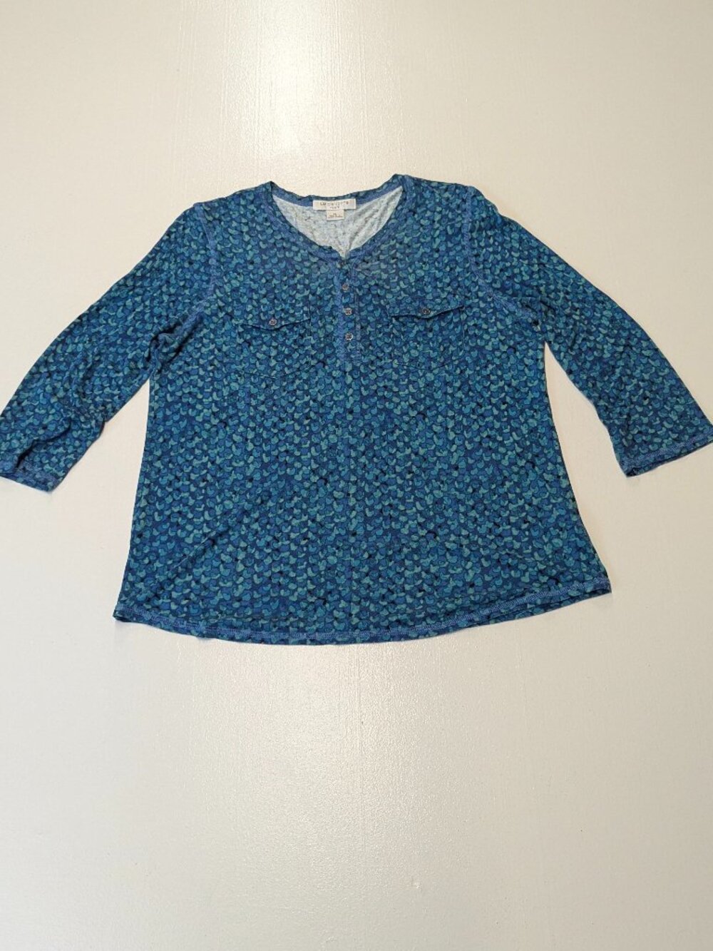 Liz Claiborne Petite Large 3/4 Sleeve Top Blue and Green Patterned